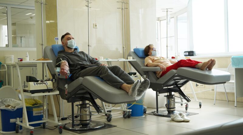 Выплата донорам крови увеличена по инициативе Евгения Куйвашева