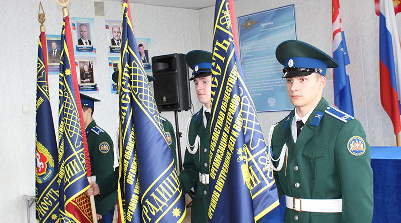 В полиции Каменска-Уральского поздравили ветеранов органов внутренних дел и внутренних войск