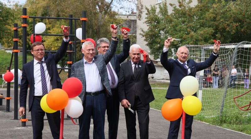 Подарок ко Дню пенсионера Свердловской области первыми в Каменске-Уральском получили постояльцы Психоневрологического интерната