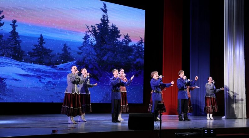 В Каменске-Уральском поздравляют защитников Отечества В Каменске-Уральском поздравляют защитников Отечества