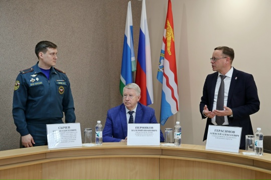 Алексей Герасимов пожелал успешной работы новому руководителю пожарно-спасательного гарнизона Антону Сычеву