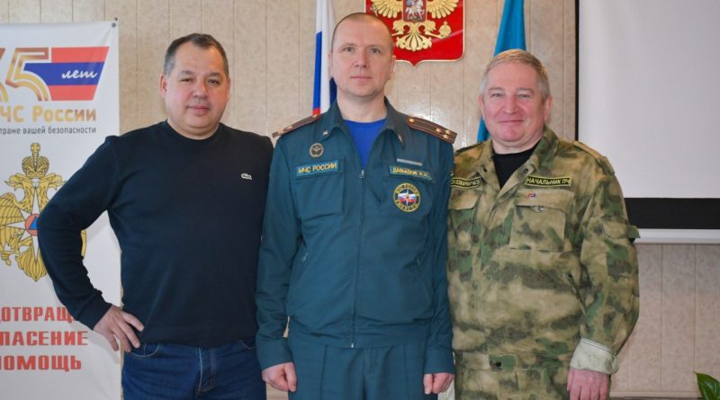 В 63-м пожарно-спасательном отряде проводили начальника отряда на заслуженный отдых