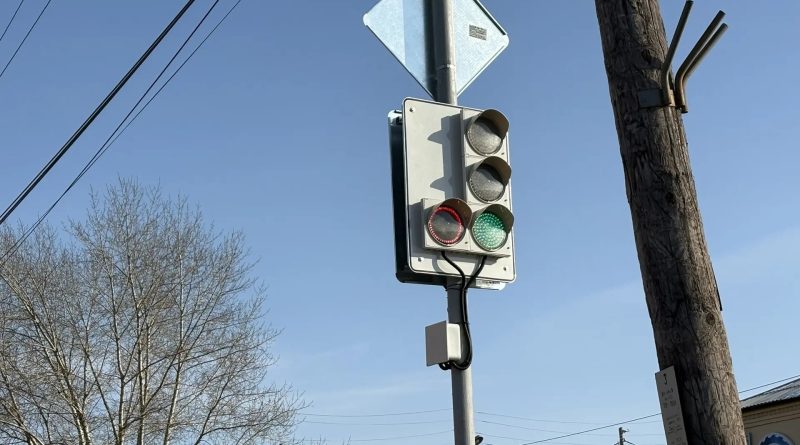 В Каменске-Уральском завершена экстренная модернизация светофорного объекта на перекрестке ул. Ленина – Революционная В Каменске-Уральском завершена экстренная модернизация светофорного объекта на перекрестке ул. Ленина – Революционная