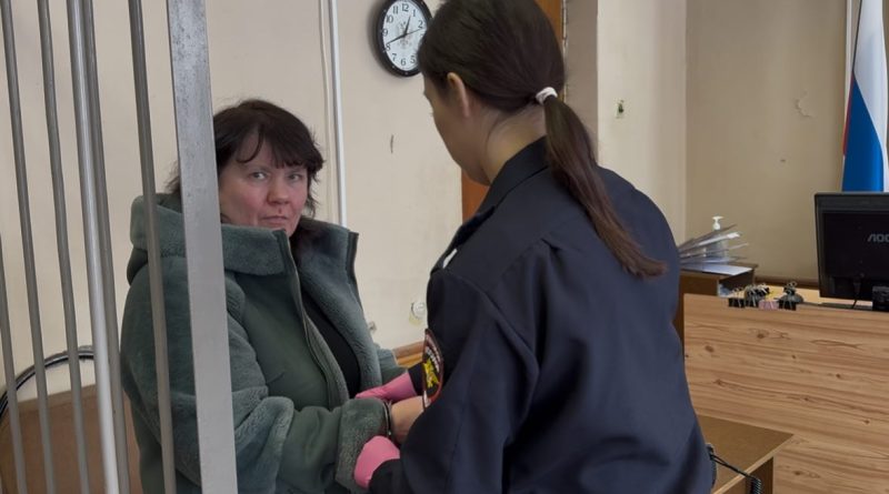 В Каменске-Уральском вынесен приговор в отношении местной жительницы, обвиняемой в мошенничестве и грабеже