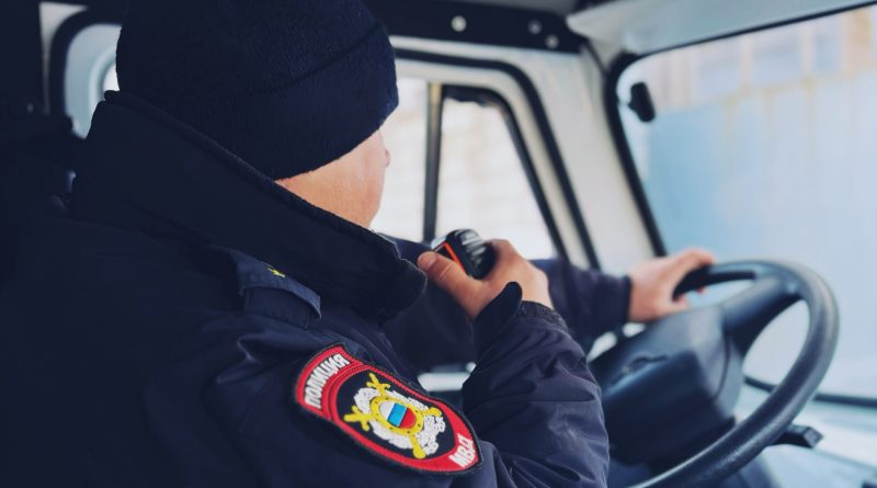 Полиция Каменска-Уральского задержала подозреваемую в краже с банковской карты