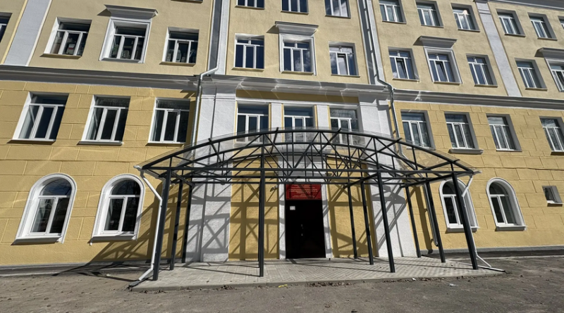 Алексей Герасимов оценил ход ремонта в школе № 20 Алексей Герасимов оценил ход ремонта в школе № 20