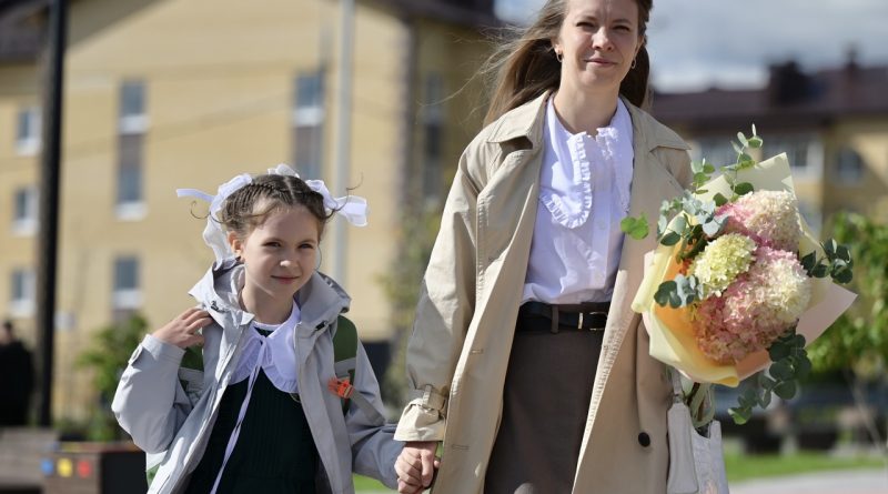 Онлайн-запись первоклассников стартовала в Свердловской области в штатном режиме