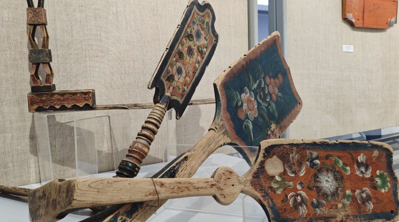 Сохраняя душу Урала: в Каменске-Уральском открылась выставка «Спасенная красота»