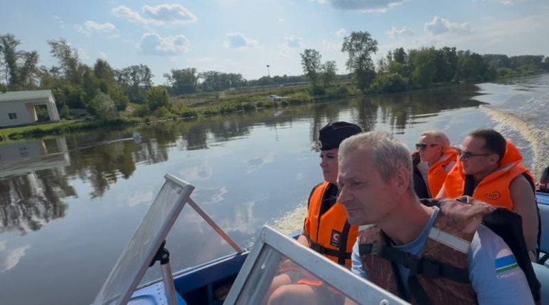 В Каменске-Уральском полицейские проверяют труднодоступные для автопатрулей участки реки В Каменске-Уральском полицейские проверяют труднодоступные для автопатрулей участки реки