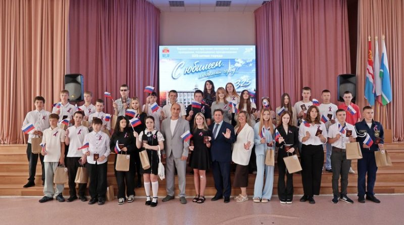 «С паспортом вы получаете не только права, но и ответственность» «С паспортом вы получаете не только права, но и ответственность»