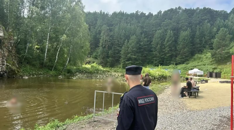 В Каменске-Уральском полицейские вывели из воды трех подростков без взрослых В Каменске-Уральском полицейские вывели из воды трех подростков без взрослых