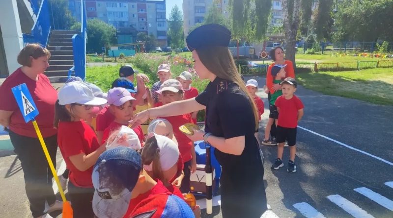 Юные пешеходы в День светофора: уроки безопасности в детском саду №95 Юные пешеходы в День светофора: уроки безопасности в детском саду №95