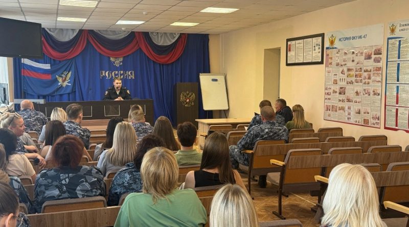 В рамках профилактического мероприятия «Практика безопасности» инспектор Госавтоинспекции провел профилактическую беседу с личным составом ИК-47.